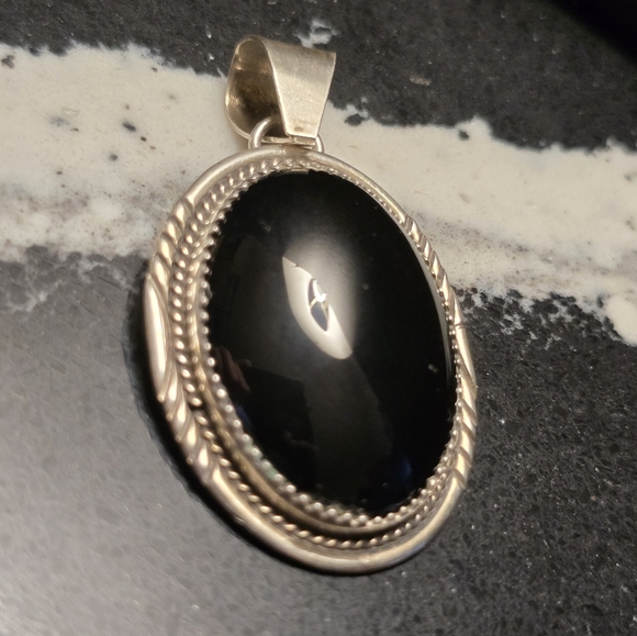 Elegant Black Onyx And Sterling Silver Pendant Necklace - Picture 1 of 9